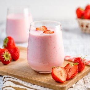 Vaso de licuado de frutillas
